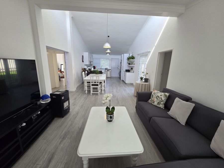 To Let 3 Bedroom Property for Rent in Protea Valley Western Cape